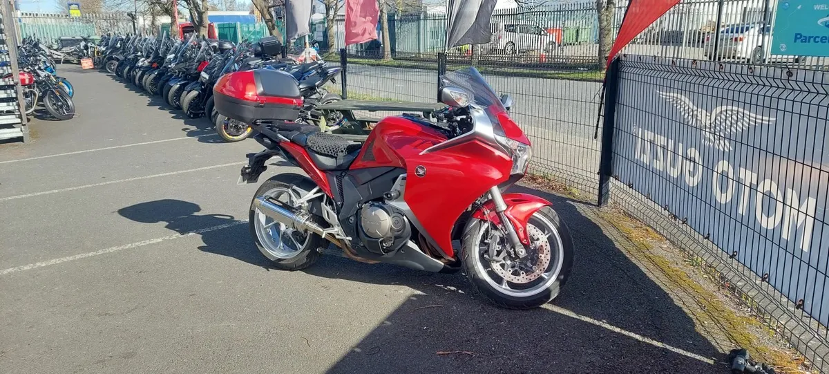 Honda VFR - Image 1