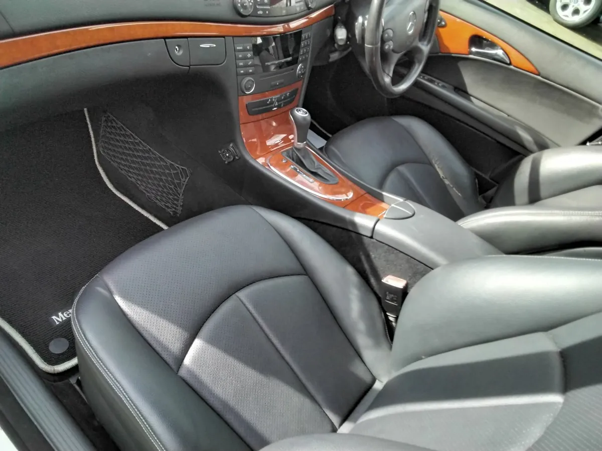 Mercedes-Benz E-Class 2008 - Image 3