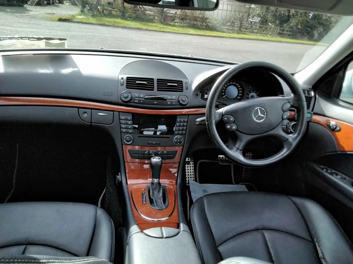 Mercedes-Benz E-Class 2008 - Image 4