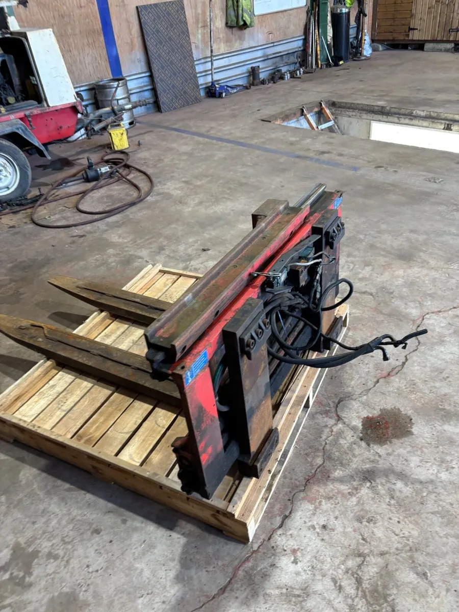 Moffett attachment - Image 1