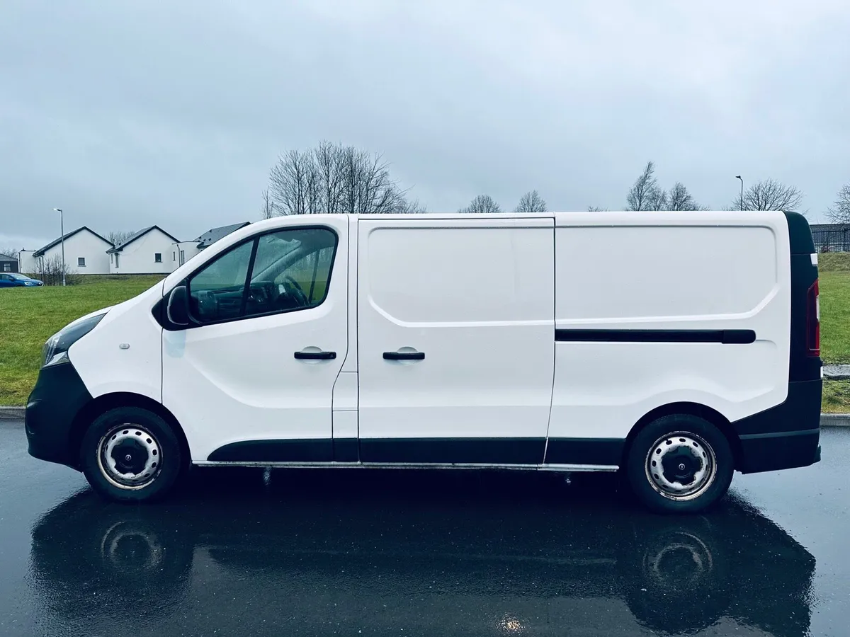 Opel Vivaro - Image 1