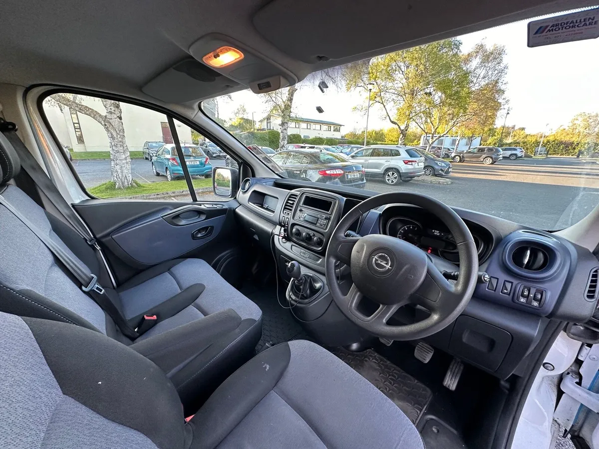 Opel Vivaro - Image 4