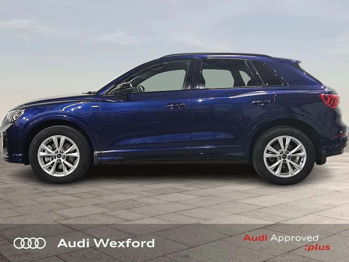 Audi Q3 S-line 45tfsi E ST Black Edition  400p/m - Image 4