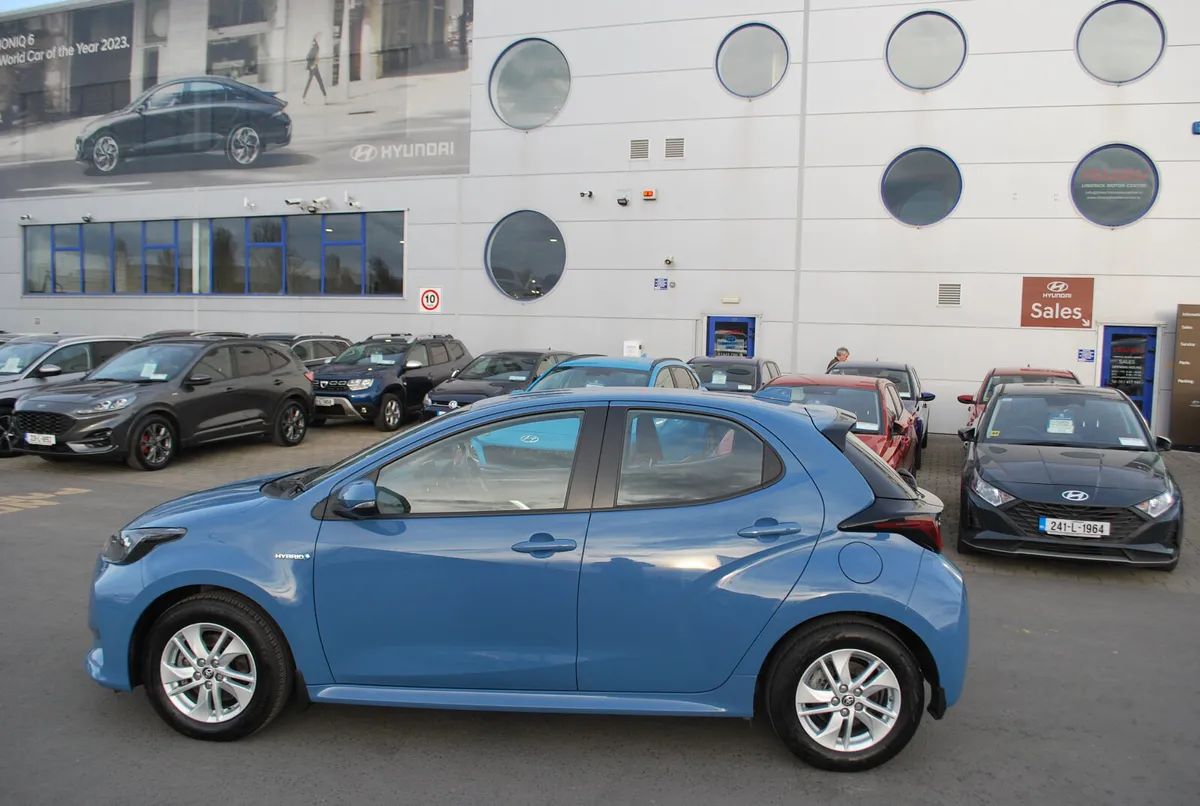 Toyota Yaris 2021 - Image 2