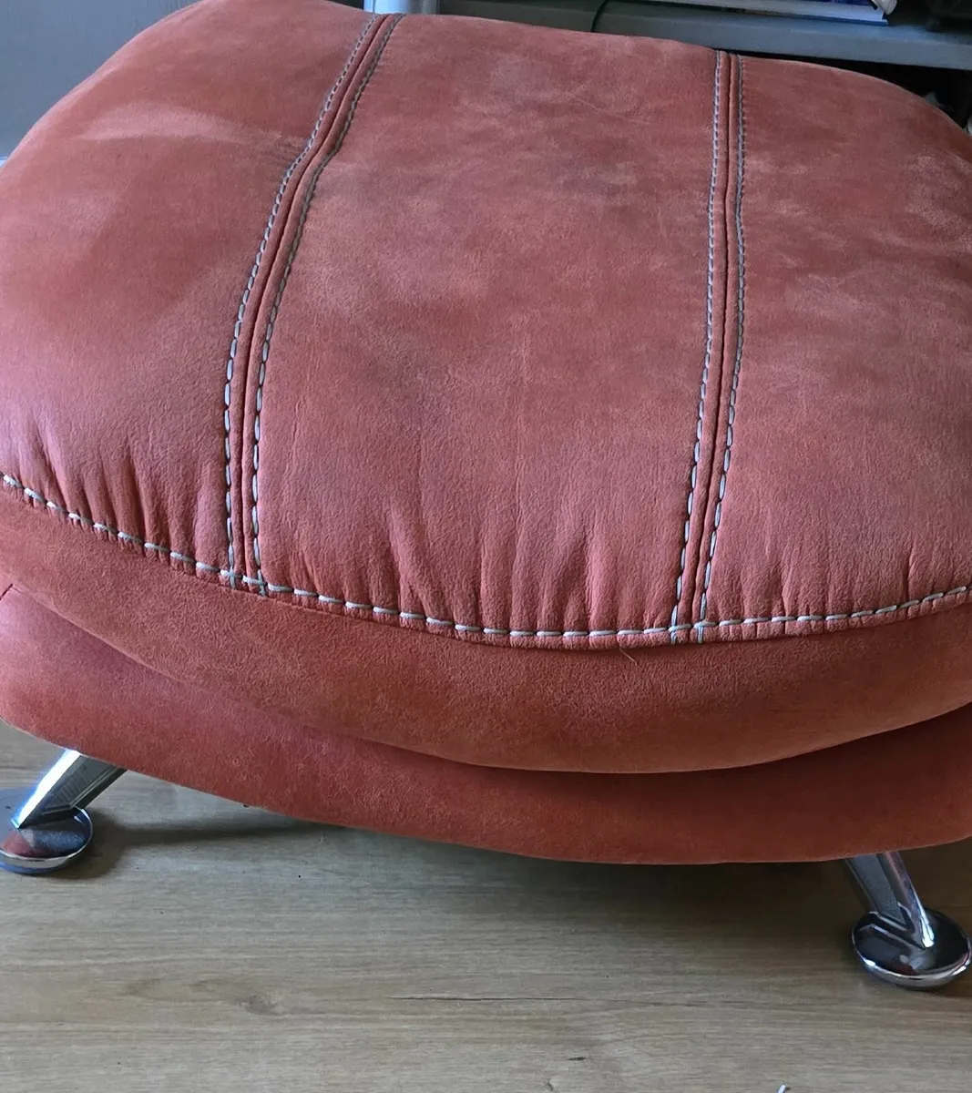 Swivel chair and foot stool - Image 3