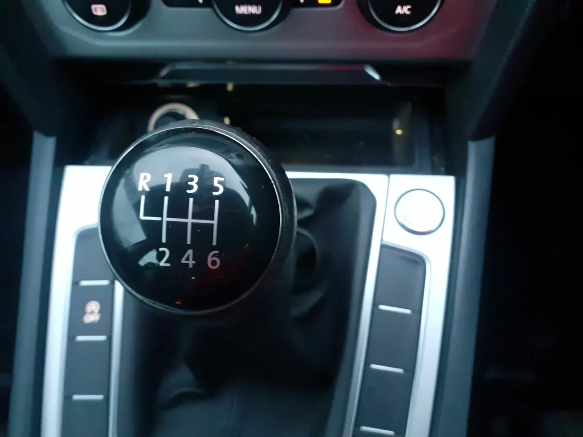 Volkswagen Passat 2015 - Image 3