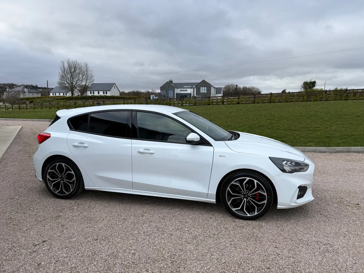 211Ford Focus ST Line X - Image 2