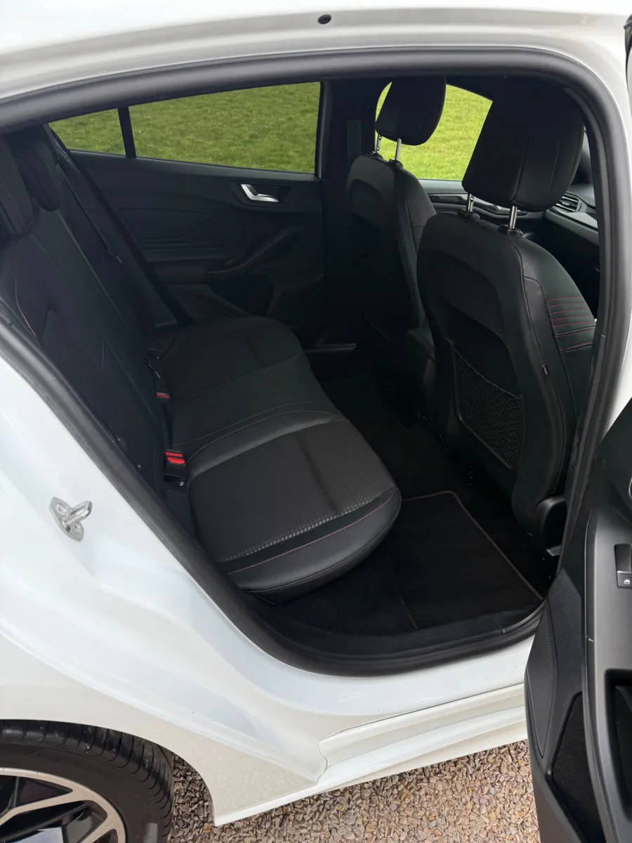 211Ford Focus ST Line X - Image 4