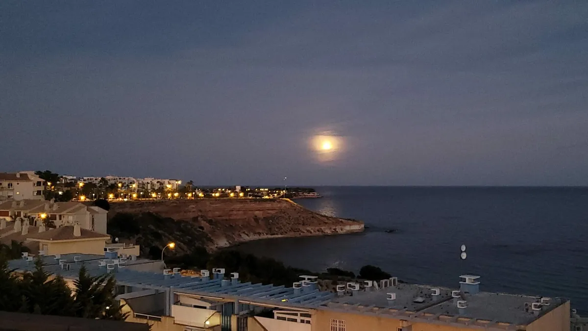 Beachfront, Cabo Roig, Spain 3 Bedroom villa - Image 3