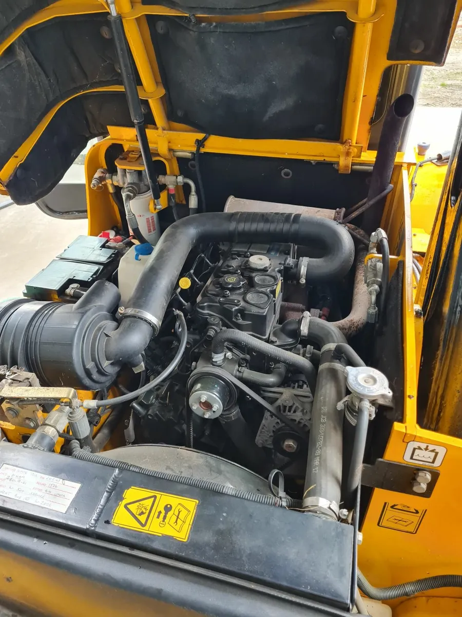 JCB 520-40 1900 Hours - Image 2