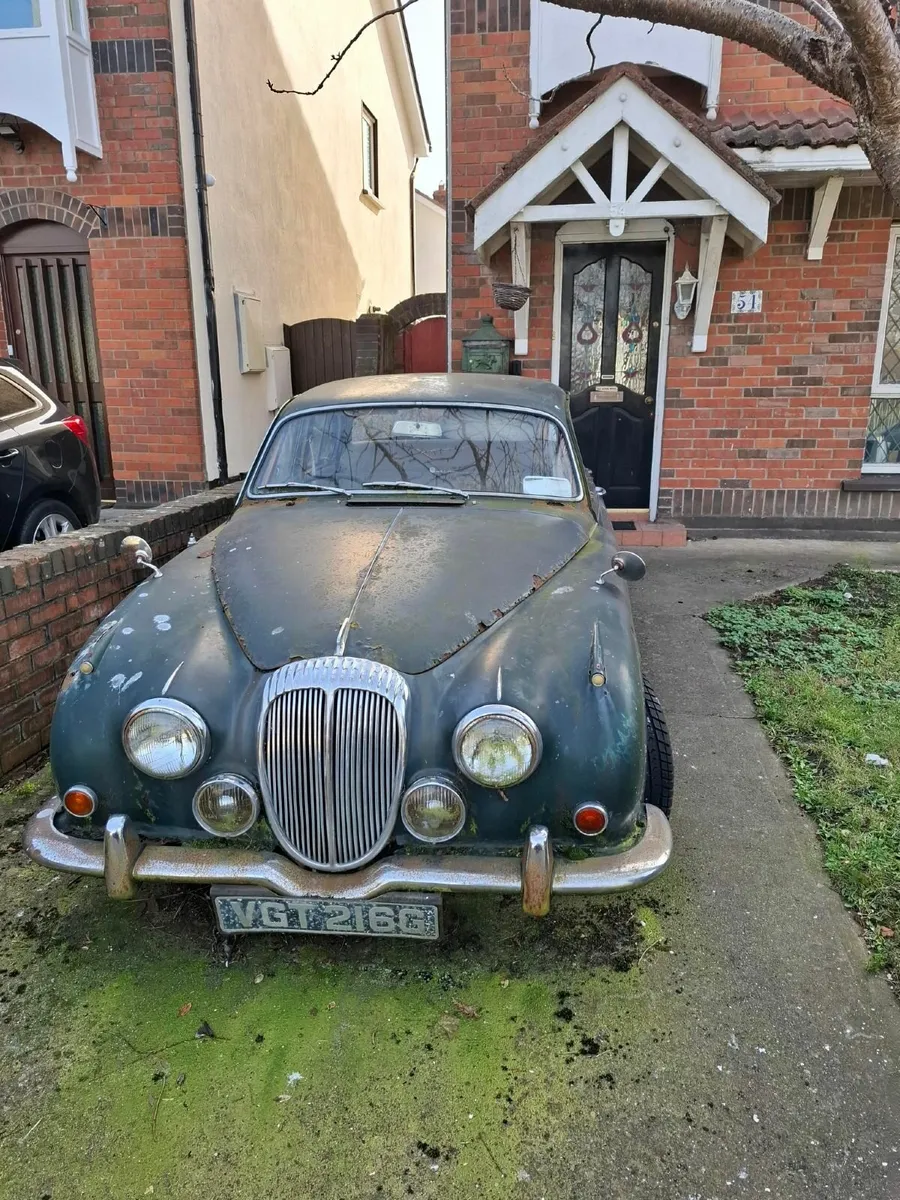 Daimler 1965  250 V8 - Image 1
