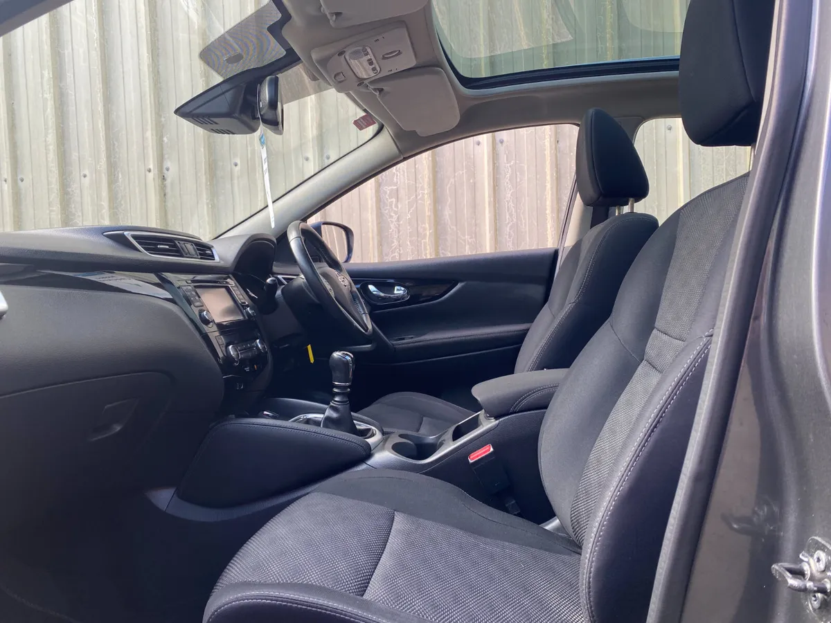 Nissan Qashqai 2017//PAN ROOF//CAMERA//SAT NAV - Image 4