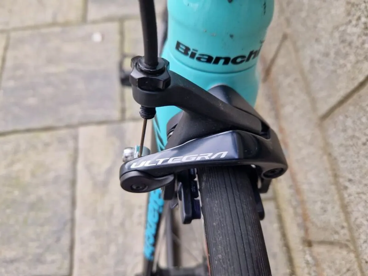 Bianchi Road Bike - Image 2