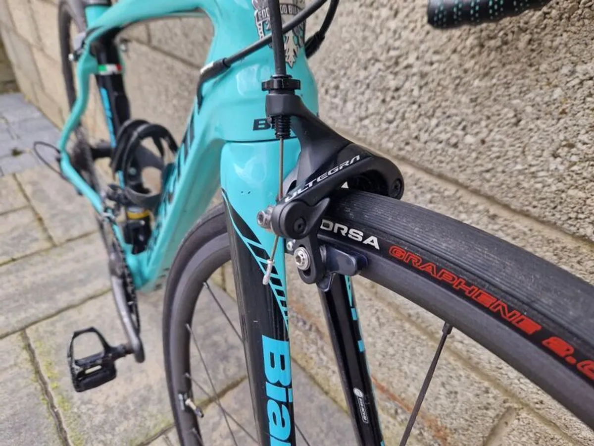 Bianchi Road Bike - Image 3