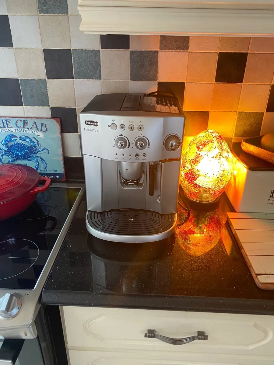 De Longhi Bean to Cup Coffee machine - Image 1