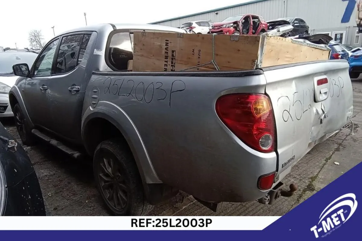 2015 MITSUBISHI L200 BREAKING FOR PARTS - Image 4