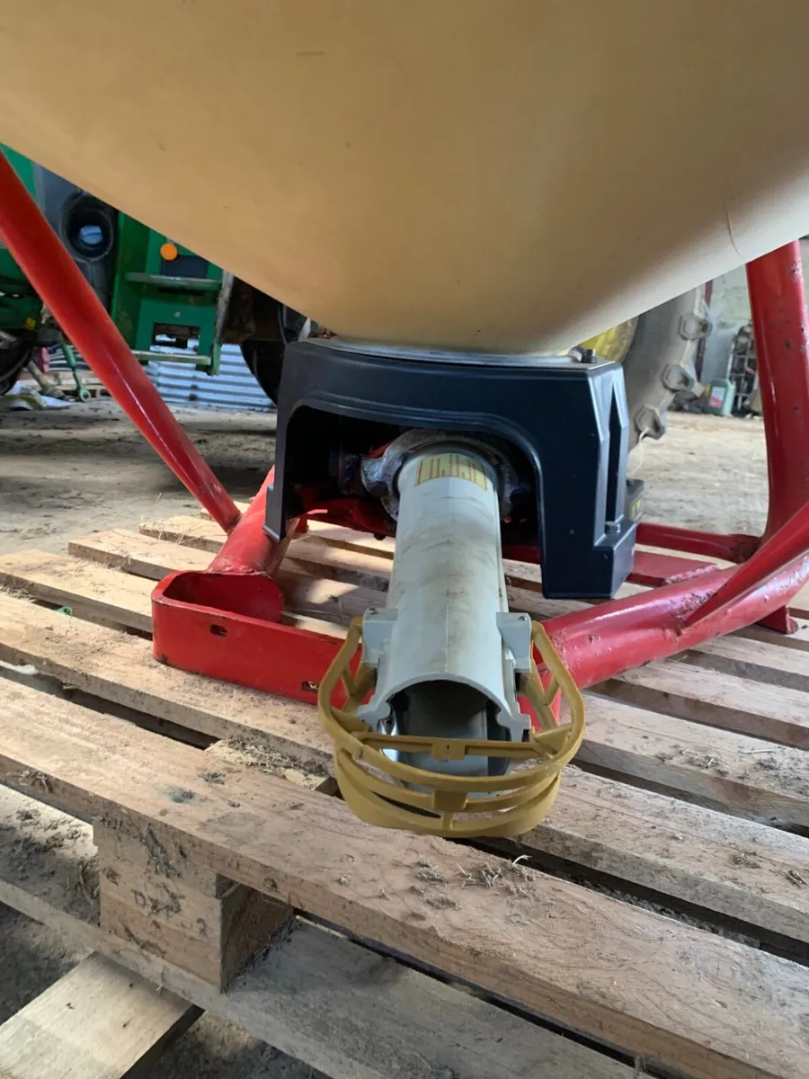 Vicon Fertiliser spreader - Image 4