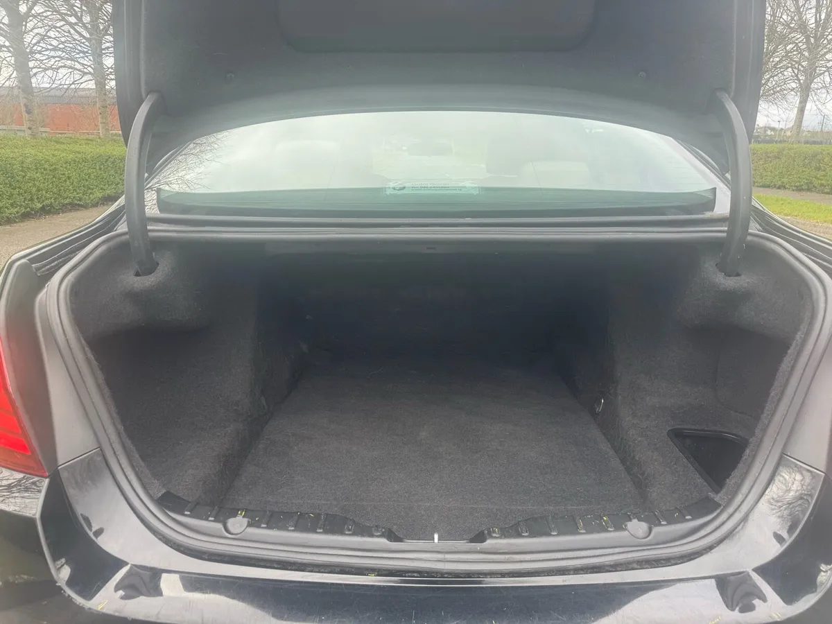 Car - Image 4