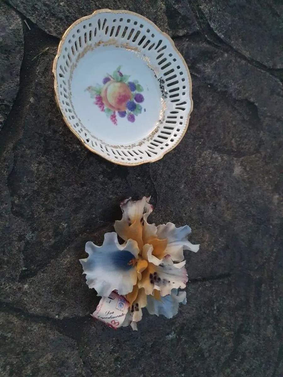 Gifts porcelain - Image 1