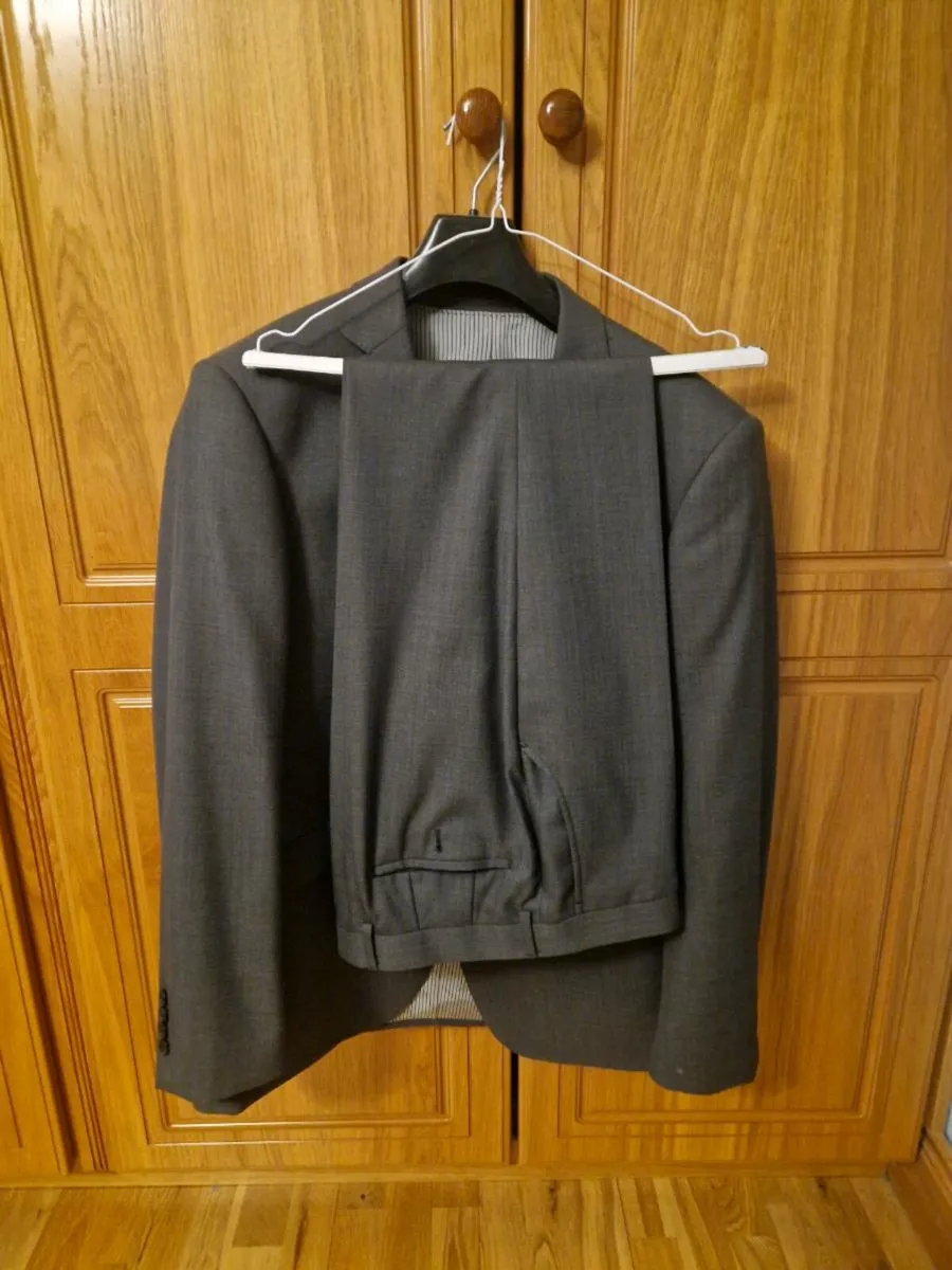 Remus Mens Suit - Image 2