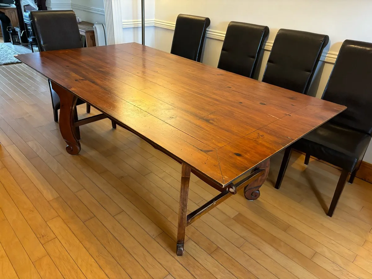 Dining table - Image 1