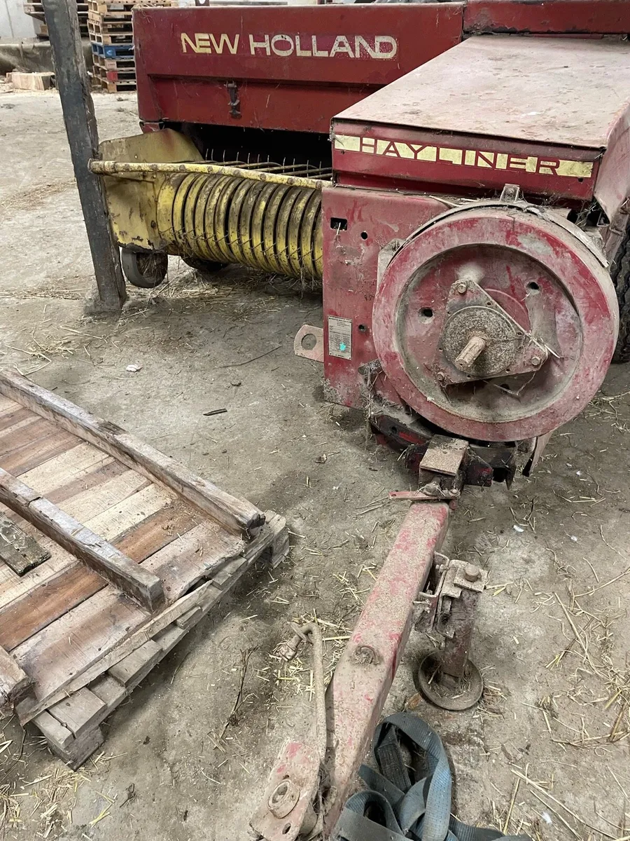 Square baler - Image 1
