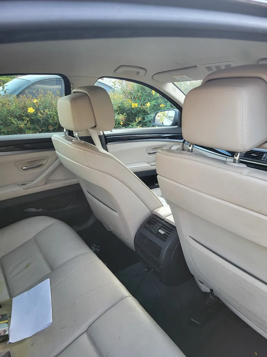 BMW 5-Series 2011 - Image 3
