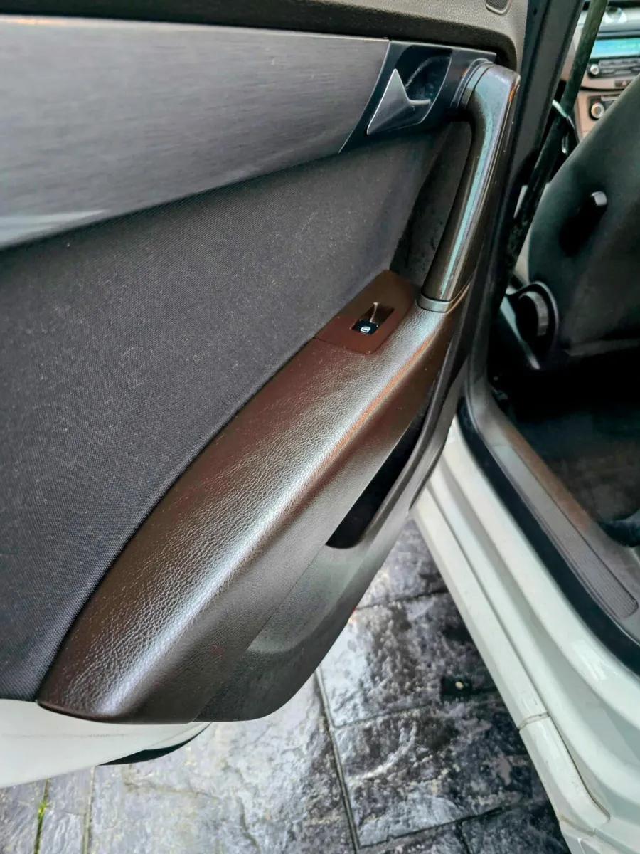 VW facelift Passat 2011 high spec - Image 4