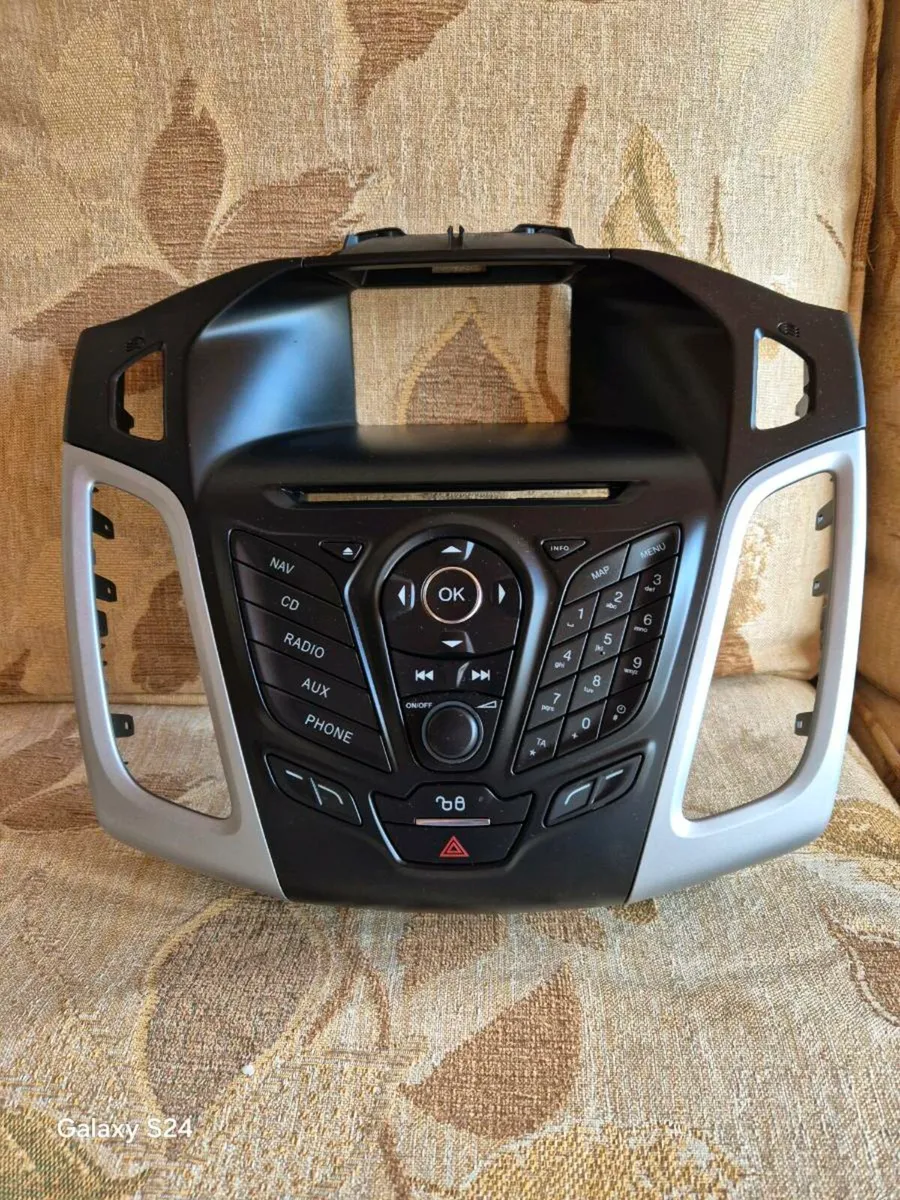 2014 focus radio and control unit - Image 2