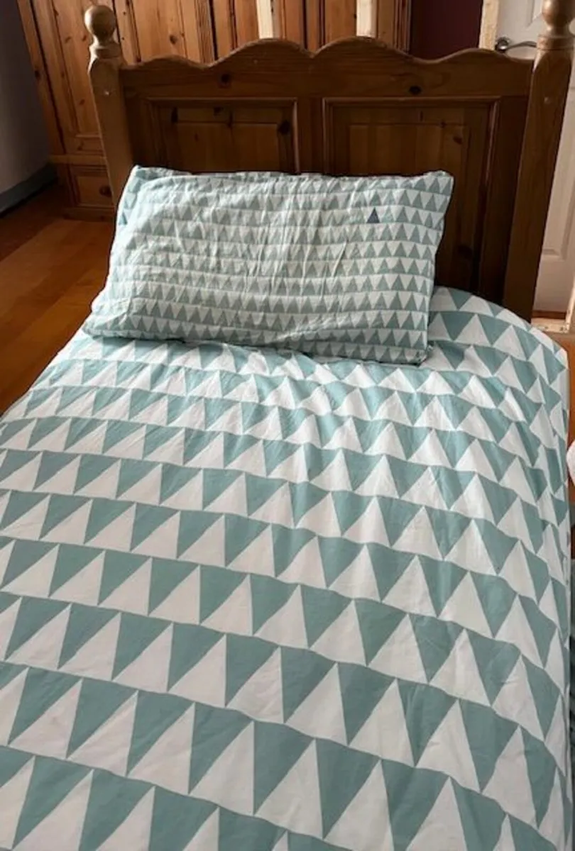 Coffee Table, bed(no mattress) - Image 3