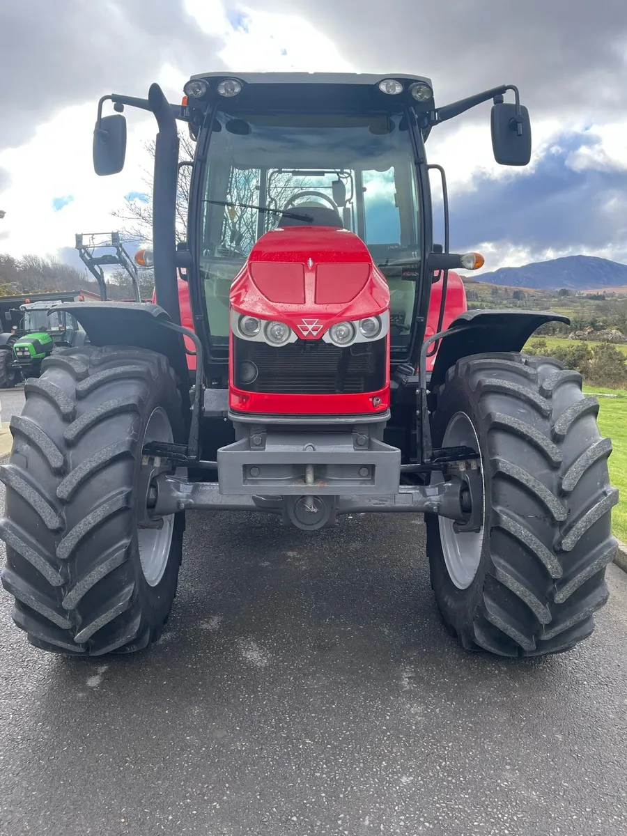 2017 Massey Ferguson 5712sl - Image 3
