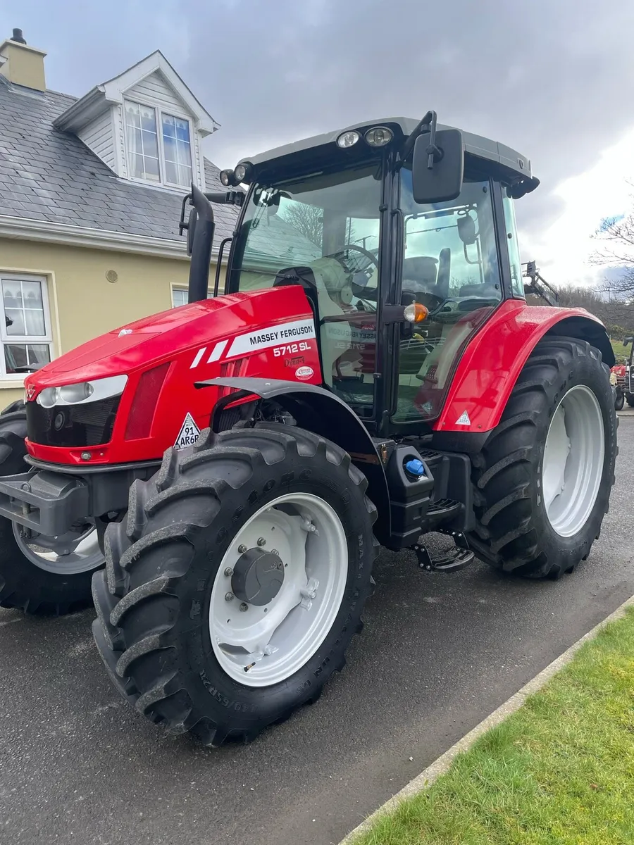 2017 Massey Ferguson 5712sl - Image 4