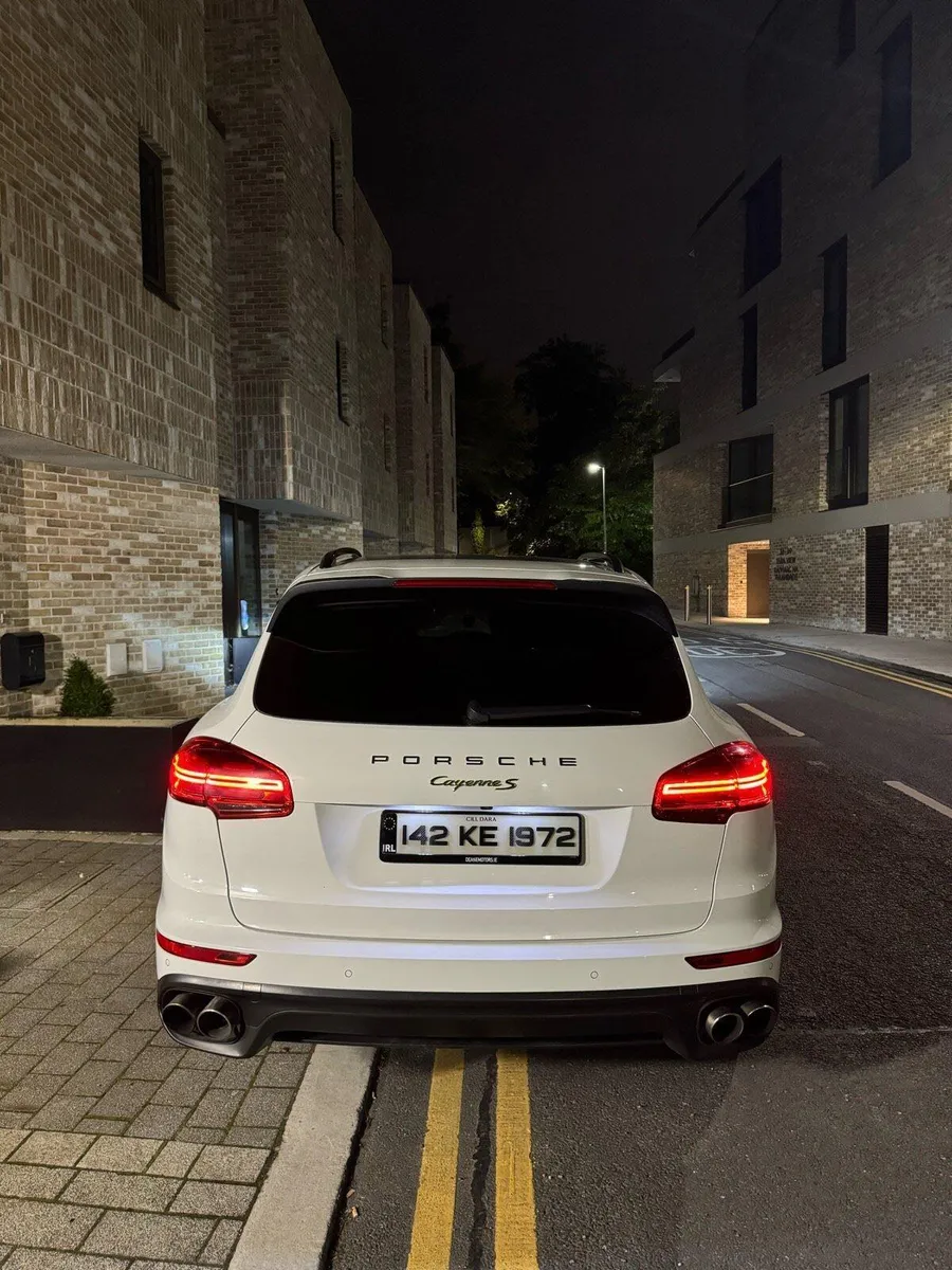 Porsche Cayenne S Platinum Edition - Image 4