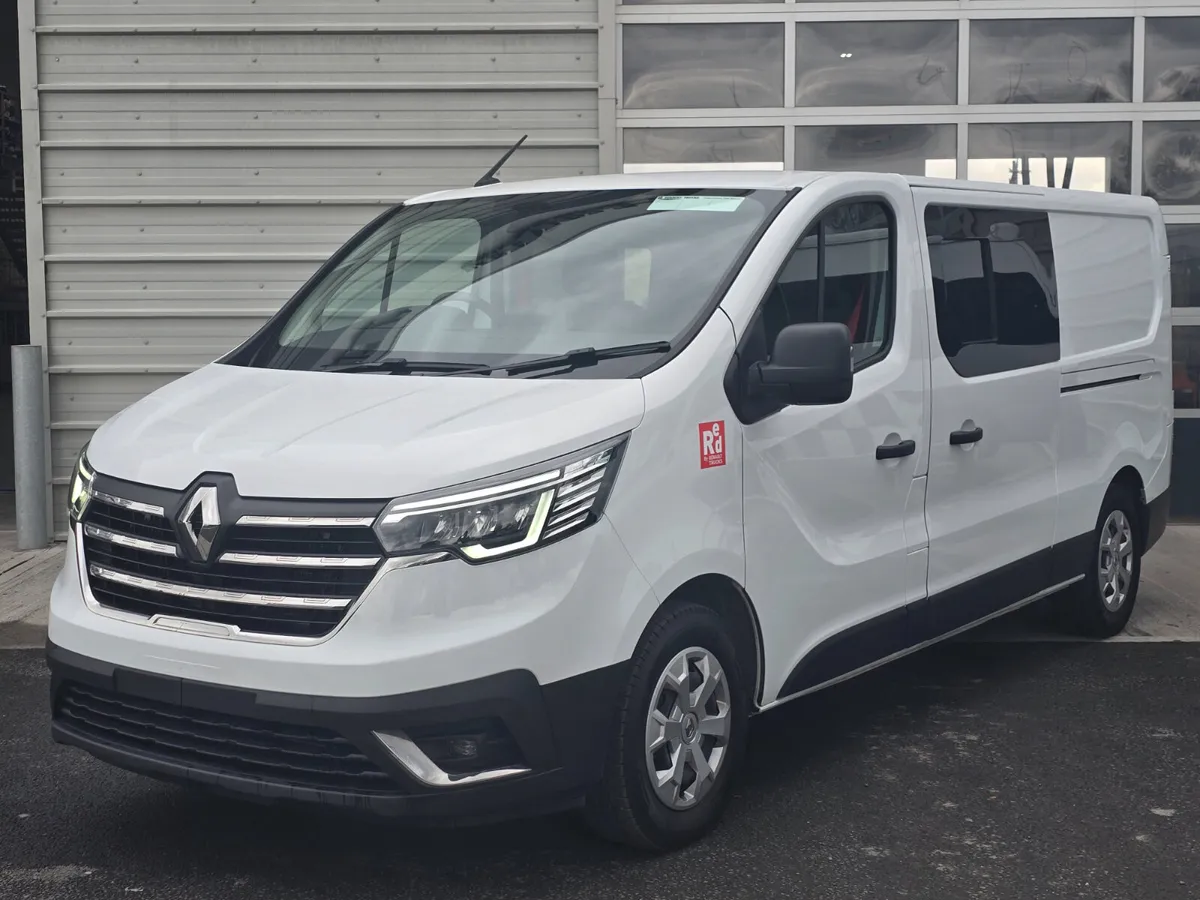 Renault Trafic E Tech Crew Cab - Image 2