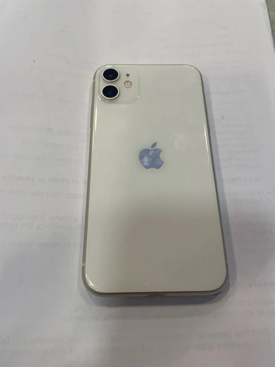 iPhone 11 unlocked - Image 4