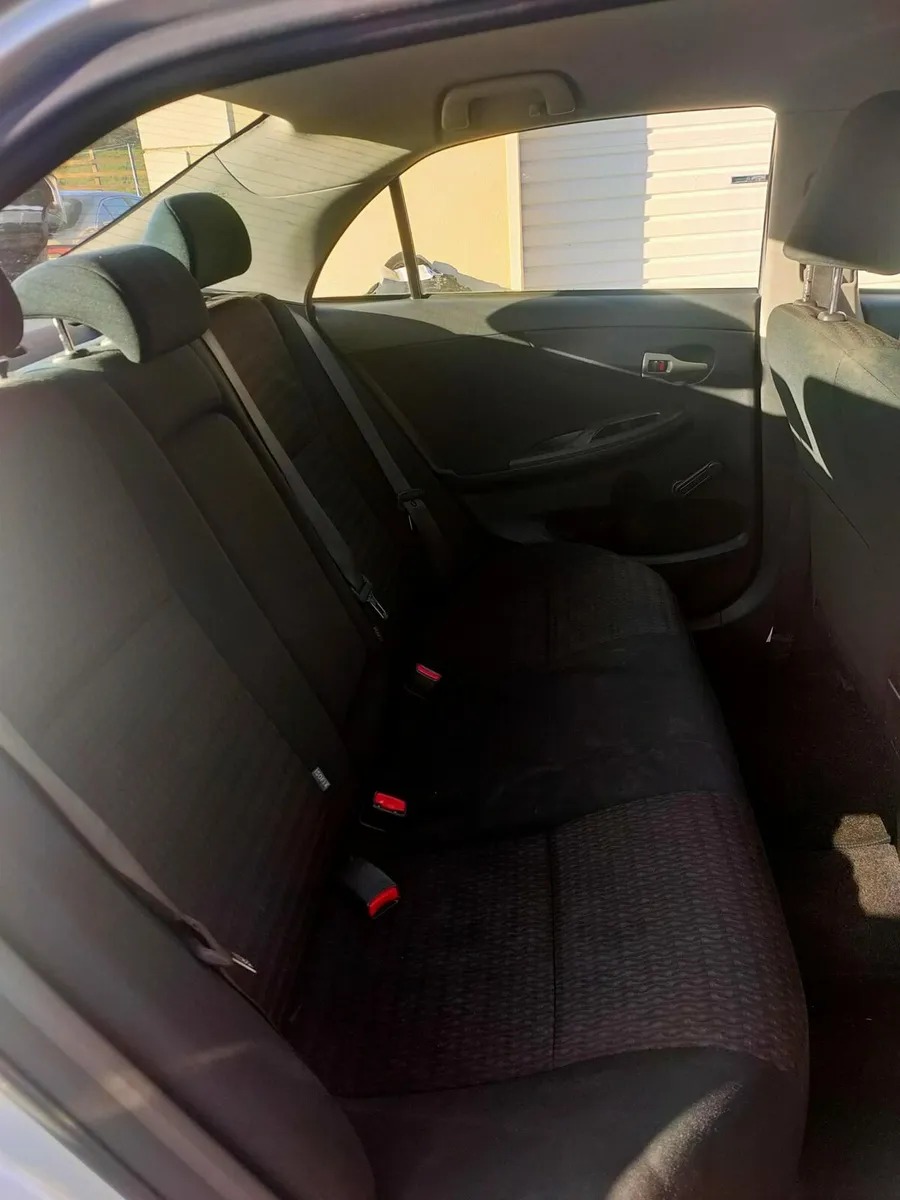08 Toyota Corolla - Image 2