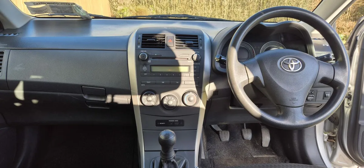 08 Toyota Corolla - Image 4