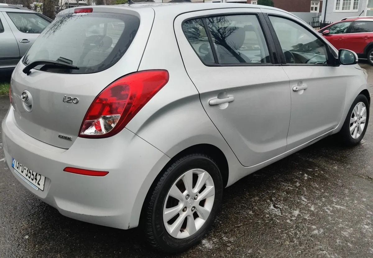 Hyundai i20 2013 - Image 2