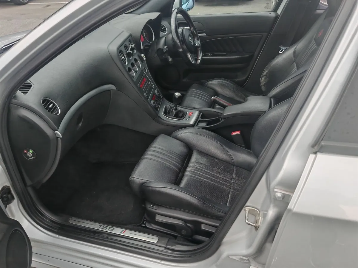Alfa Romeo 159 2008 - Image 3