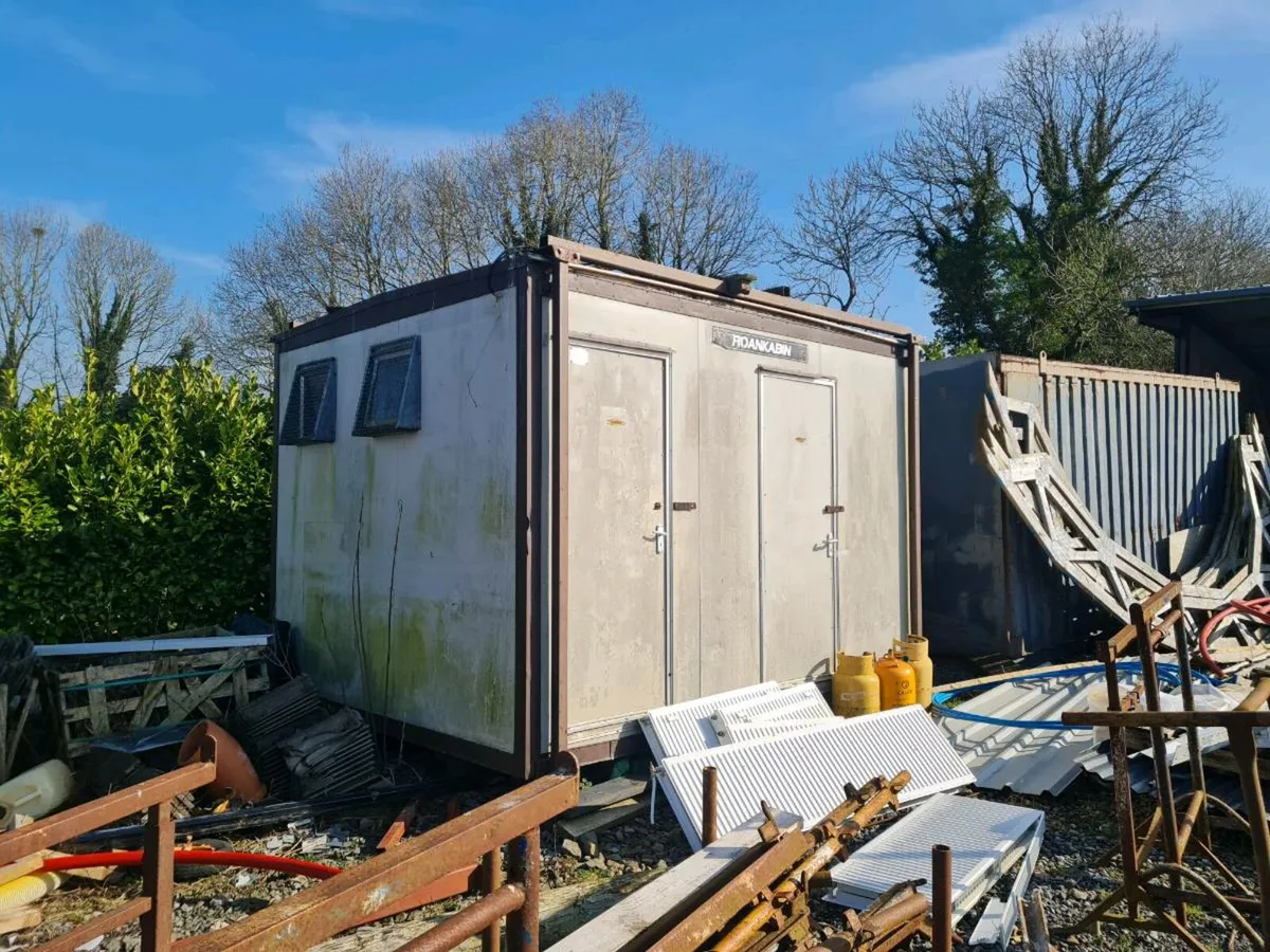 Site toilet - Image 1