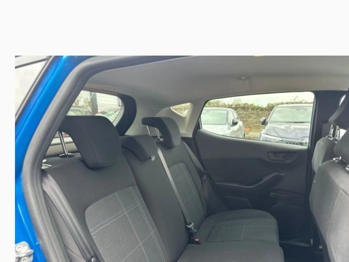 Ford Fiesta 1.1 75ps Zetec - Image 4