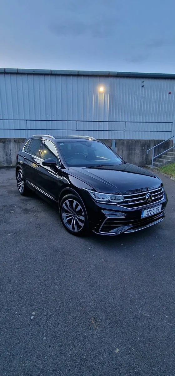 Volkswagen Tiguan 2.0 TDI R-Line Panoramic Sunroof - Image 3