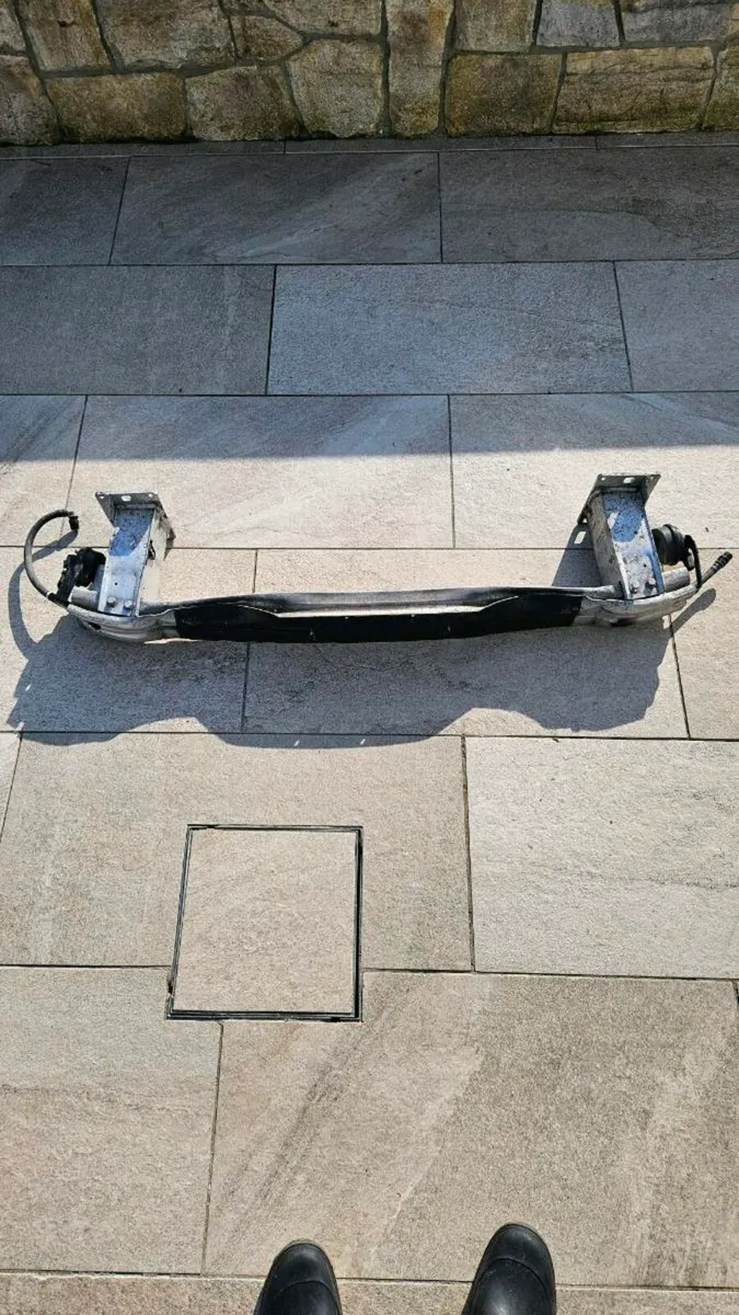 A4,A5 front bumper reinforcement bar - Image 1