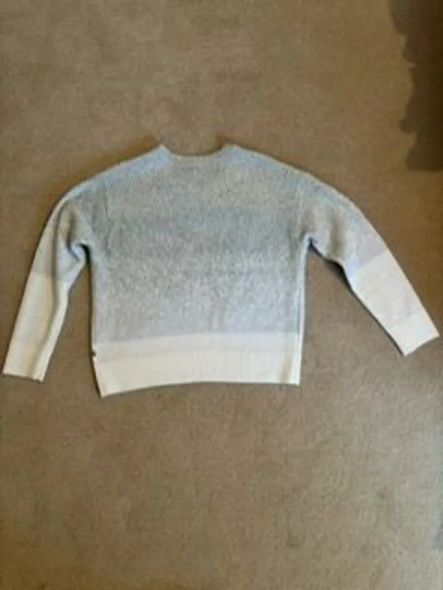 Tommy Hilfiger Silver and white Jumper - New - Image 2