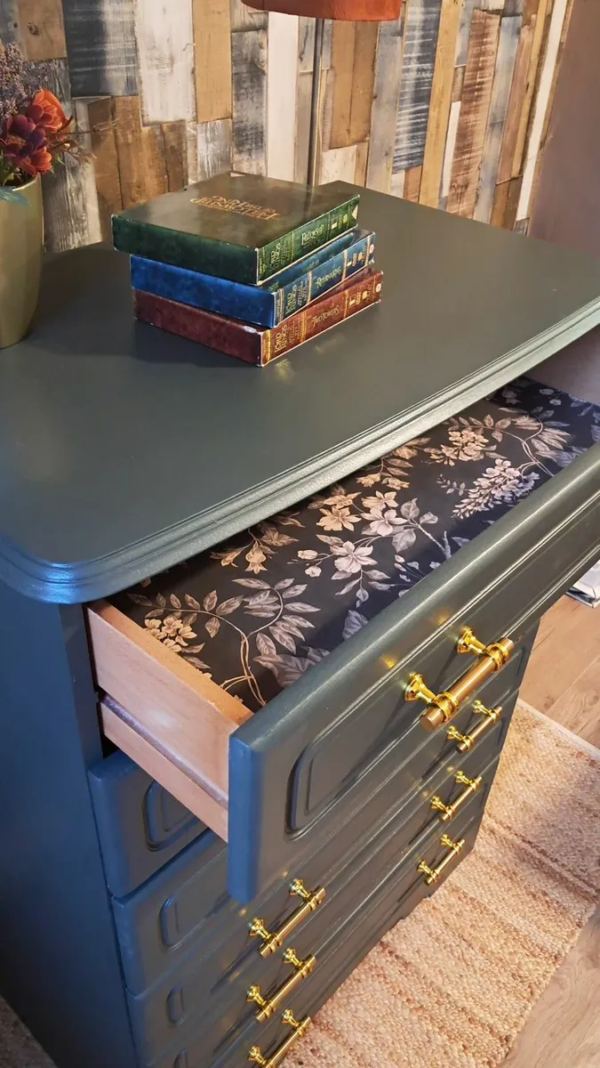 Chest of drawers - Image 2
