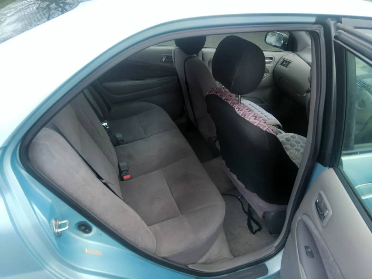Toyota Prius 2003 - Image 2