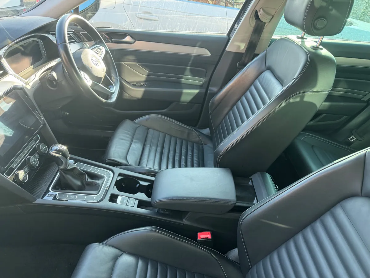 Volkswagen Passat 2020 elegance  2.0Tdi - Image 4