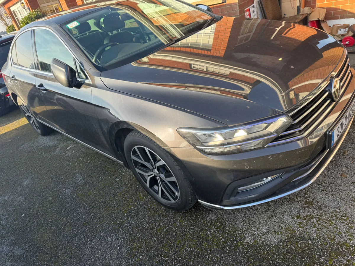 Volkswagen Passat 2020 elegance  2.0Tdi - Image 2