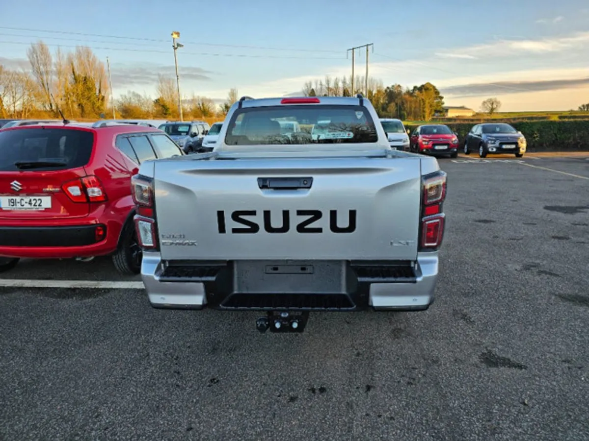 Isuzu D-Max Automatic - Image 4