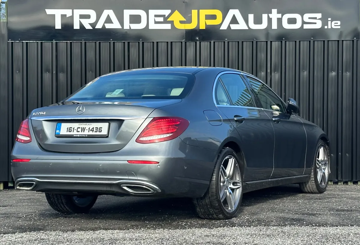 Mercedes-Benz E220d *AMG line - Image 3